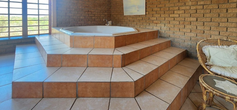 4 Bedroom Property for Sale in Hartbeesfontein North West